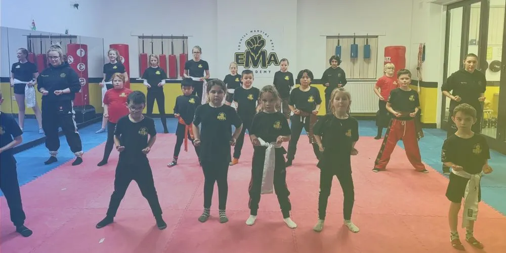 MOCHDRE'S TOPNOTCH MARTIAL ARTS SCHOOL THAT TEACHES RESPECT, DISCIPLINE, & CONFIDENCE!